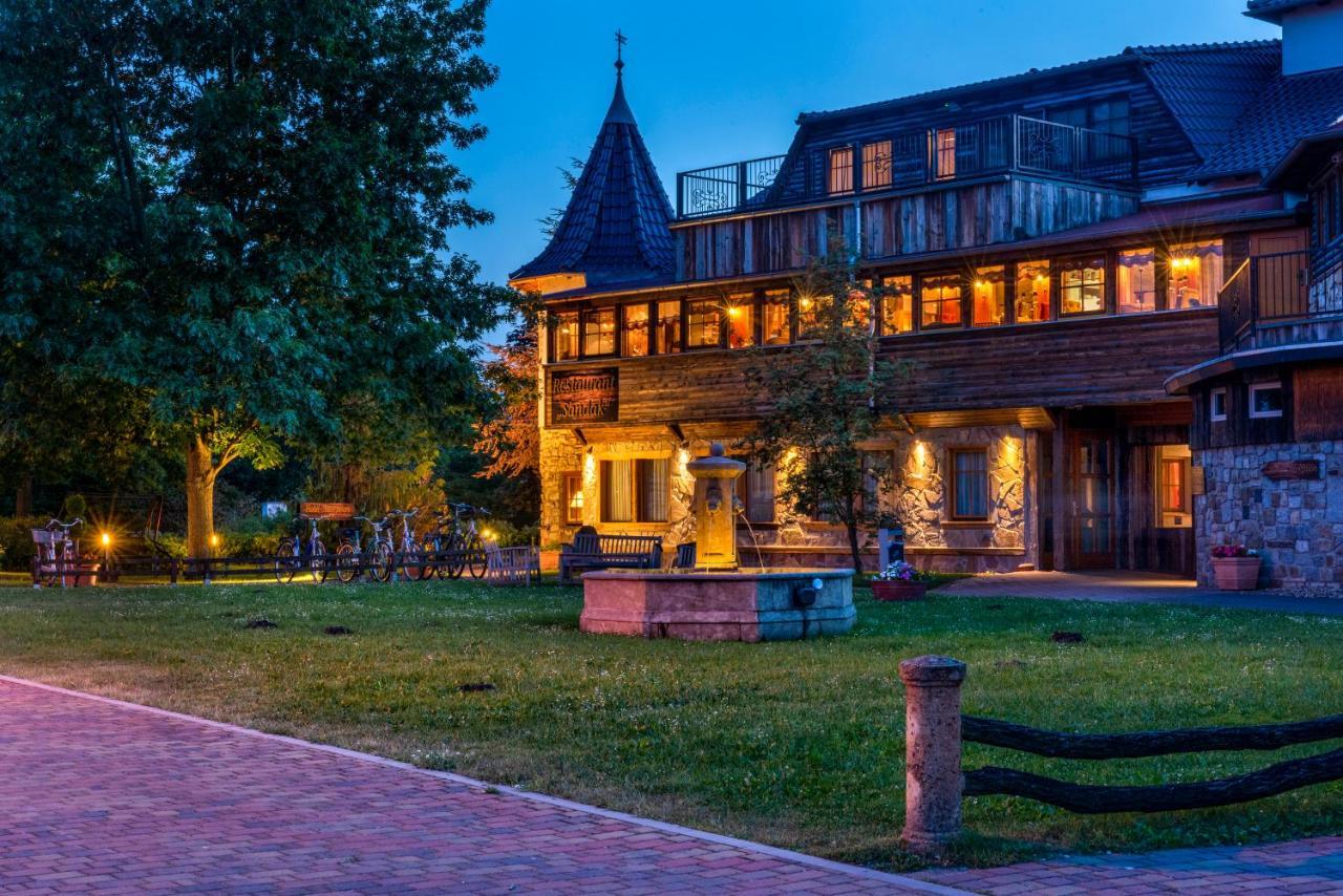 Wellnesshotel Seeschloesschen - Privat- Spa & Naturresort Senftenberg Buitenkant foto